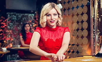 Hỗ trợ qua Hotline giải quyết khẩn cấp